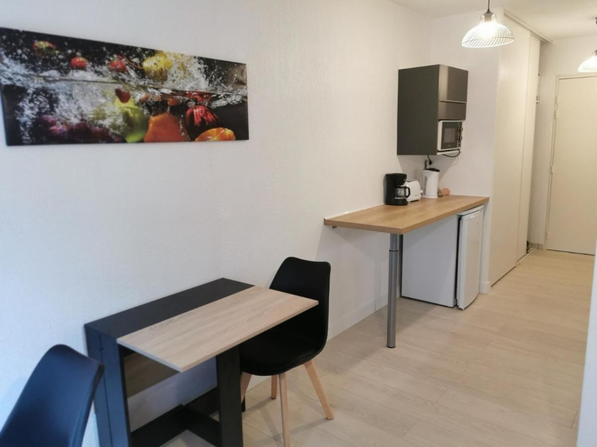 Studio Calme Avec Parking Saint-Pierre-du-Mont  Exterior photo